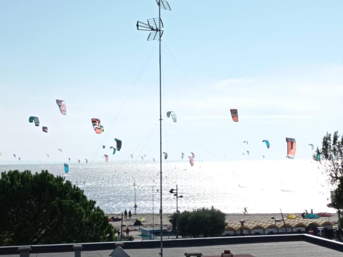 Seaview Beach Front Grado Pineta Andromeda Exteriör bild